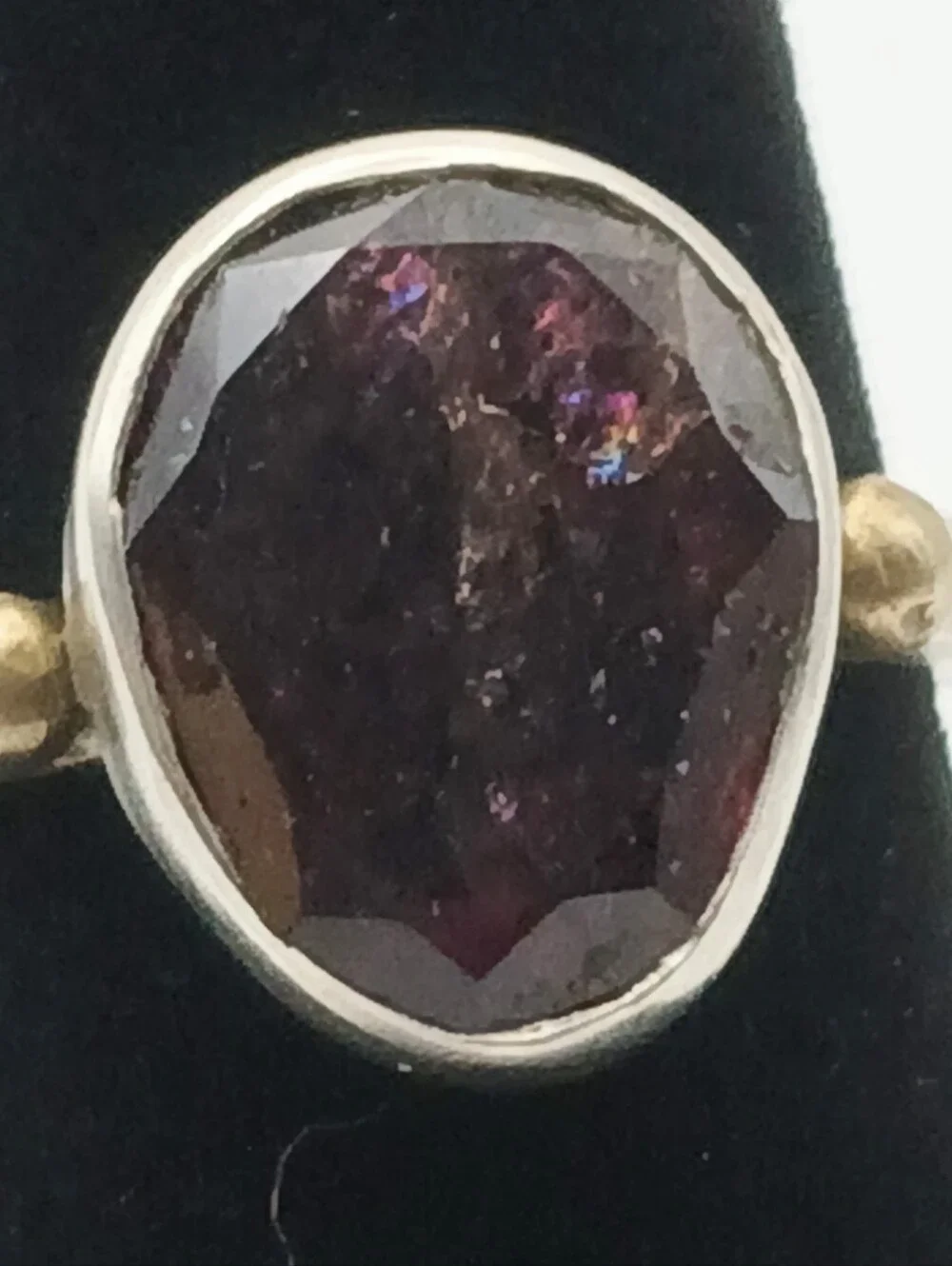 Vintage 925 Sterling Silver Hammered Garnet Unisex Ring 5g Size 8.5